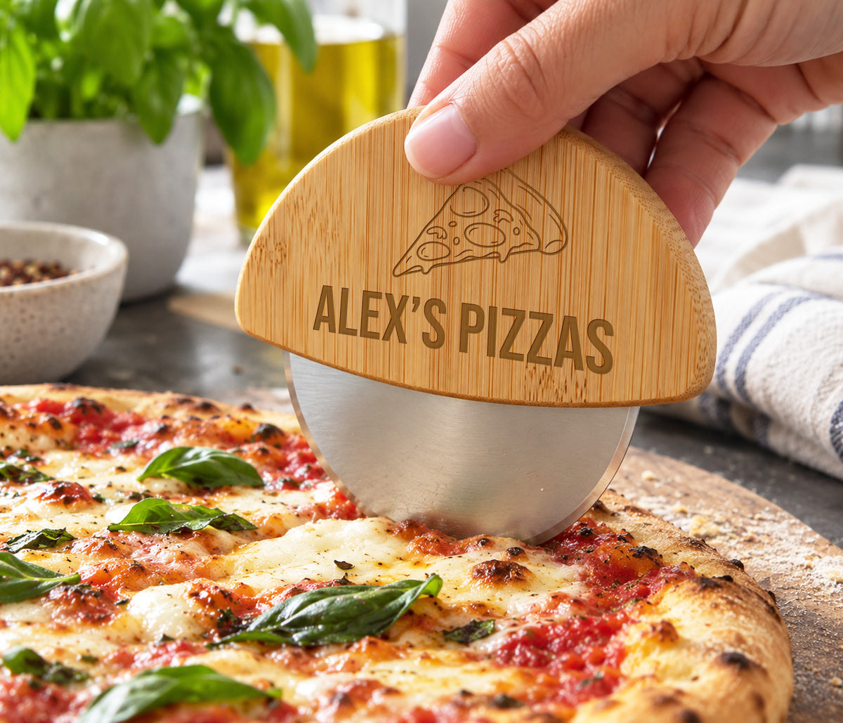Wooden Pizza Cutter – Name Pizza Wheel